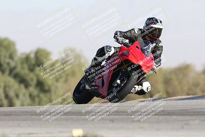 media/Dec-01-2025-Moto Forza (Mon) [[2daa91e15f]]/2-Intermediate Group/Session 2 Turn 9 Entry/